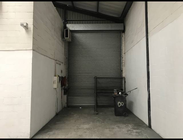 310M² FACTORY TO LET IN STIKLAND INDUSTRIAL